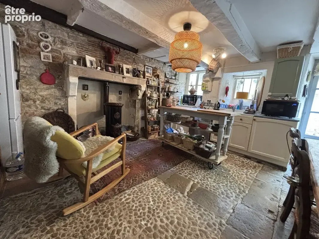 PRIX BAISSE -  Maison de village en pierre authentique à deux pas du centre de Nanteuil-en-Vallée - photo 8