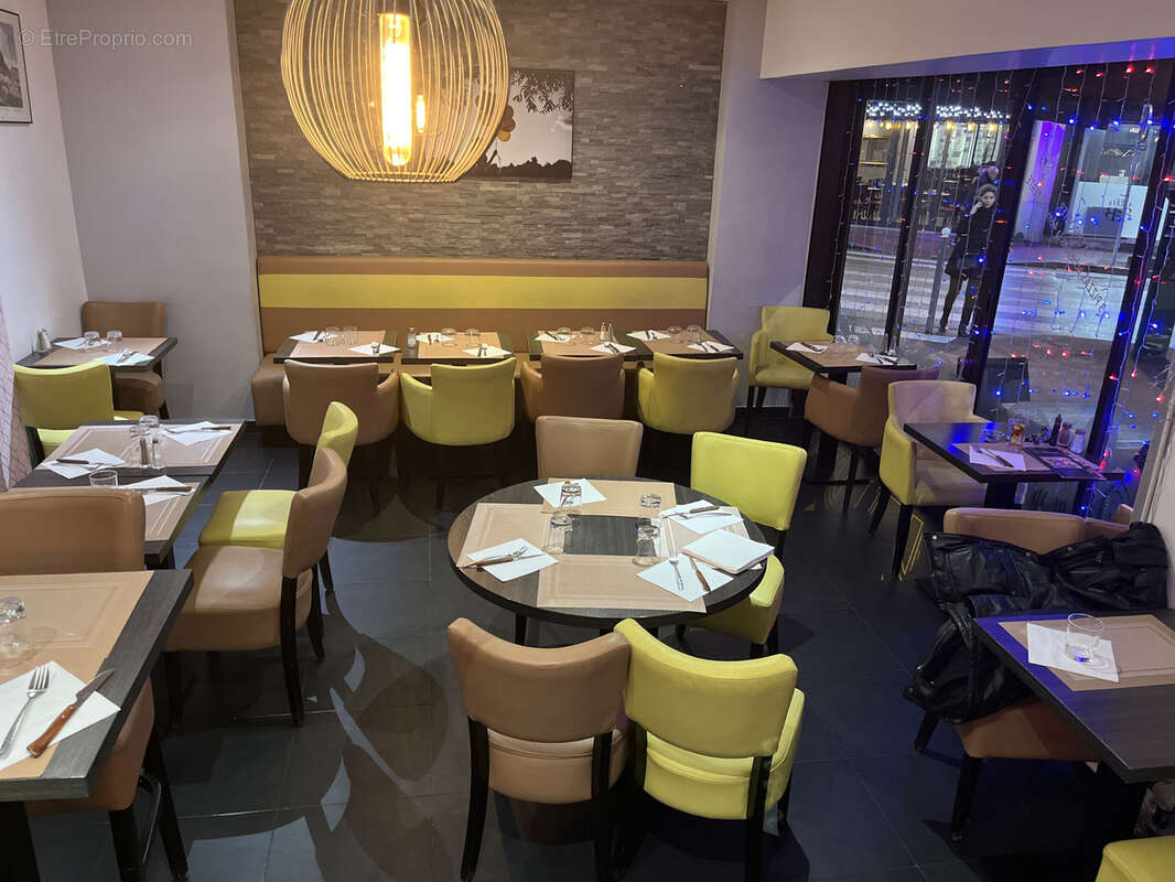 Commerce à ISSY-LES-MOULINEAUX