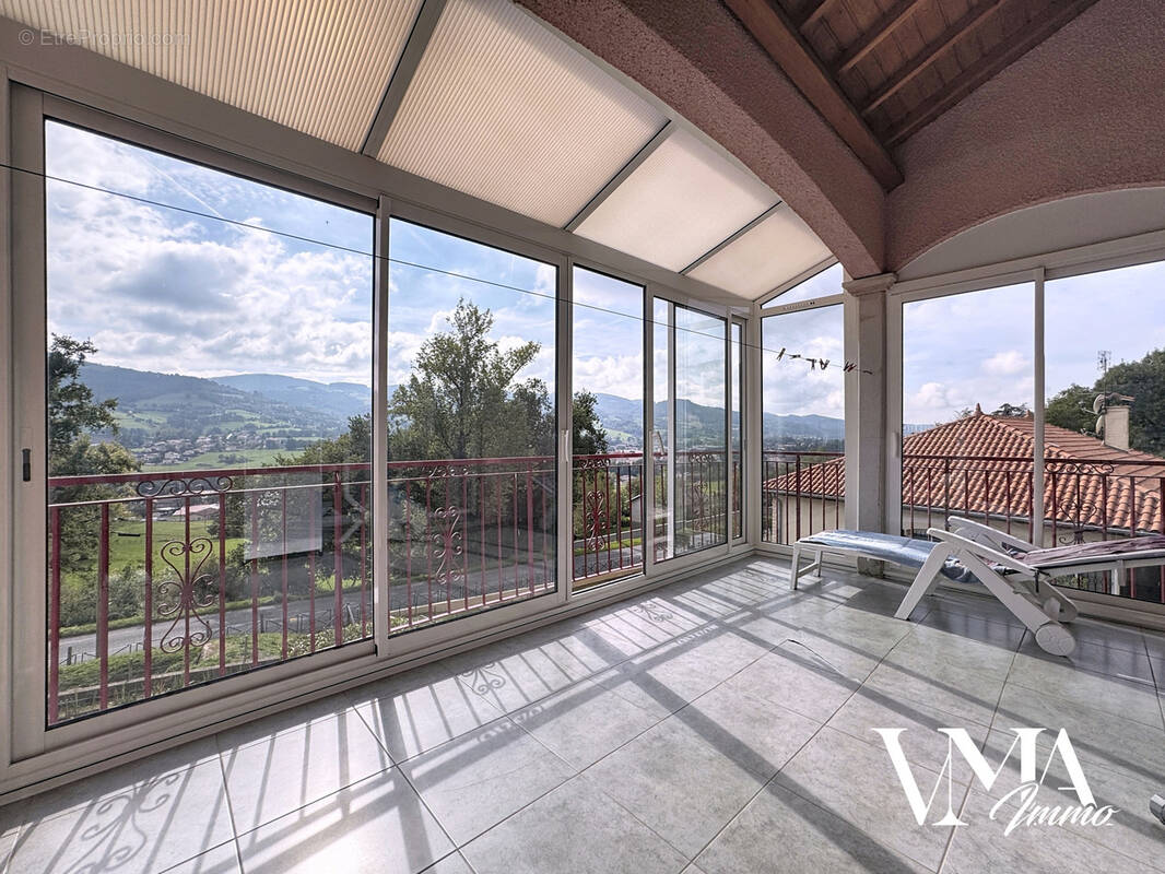 Maison à SAINT-GENIS-L'ARGENTIERE