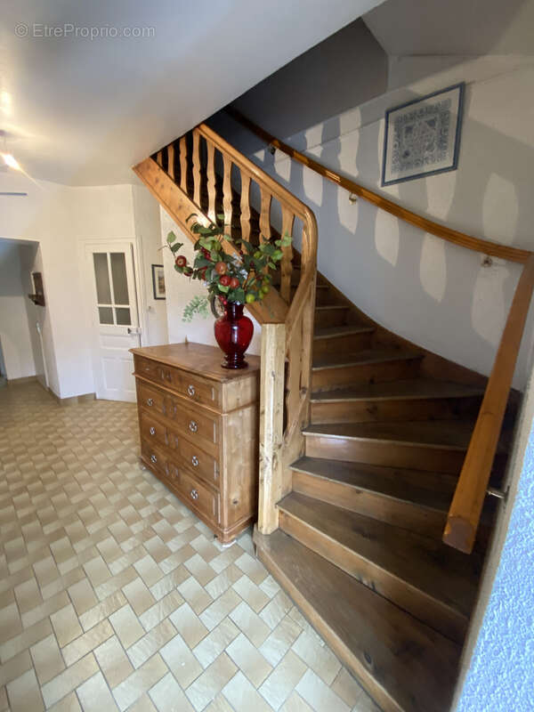 Maison Type 7 de 250 m2 habitables sur 1 682m2 de terrain constructible - photo 7
