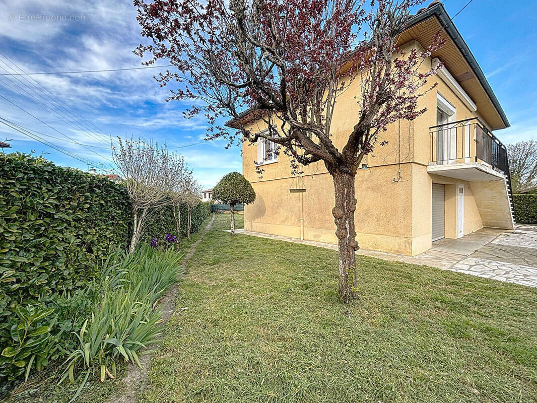 Maison à SEISSAN