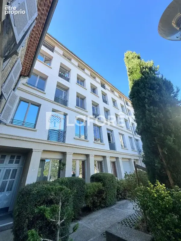 Appartement à SAINT-ETIENNE