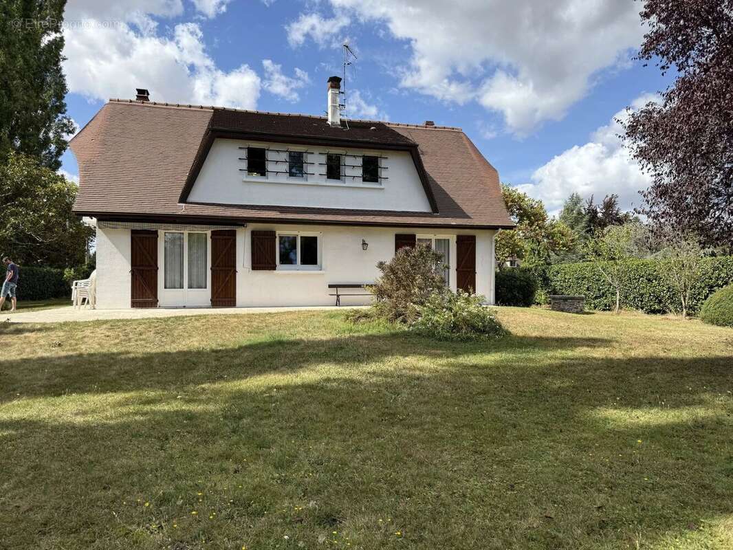 Maison à IVRY-LA-BATAILLE