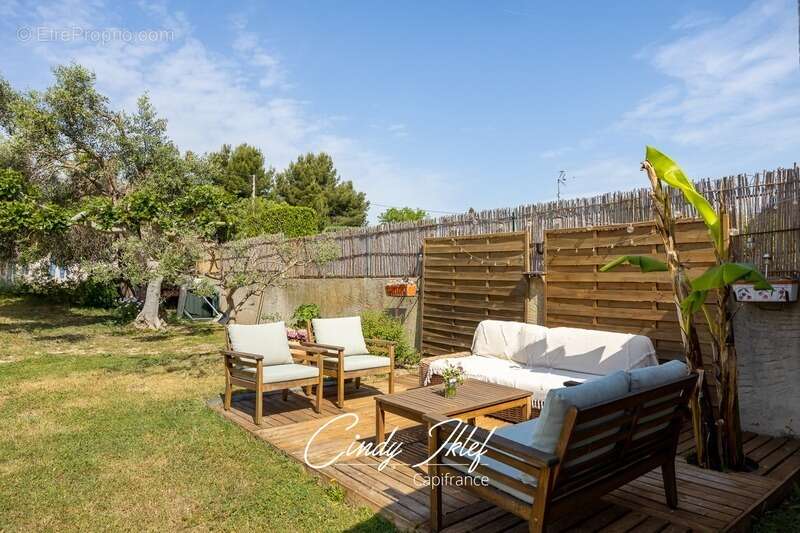 Maison à CHATEAUNEUF-LES-MARTIGUES
