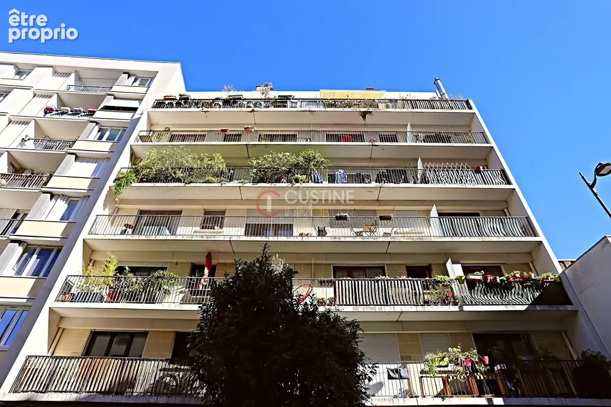 Paris 18e / Deux pièces avec balcon de 9 m², parking et cave /DPE D - photo 13