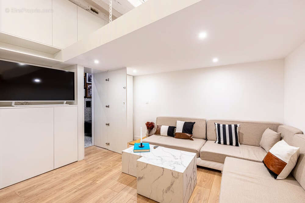 Appartement à PARIS-4E