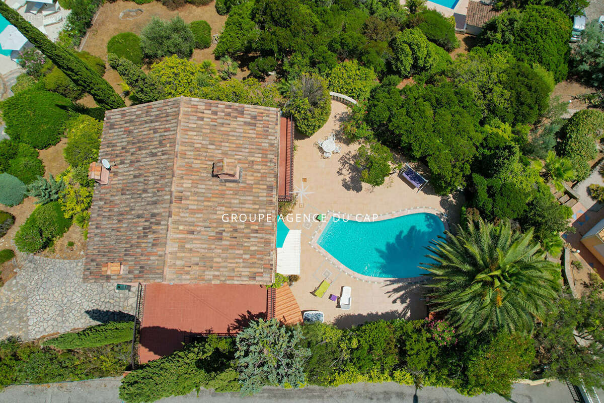 Maison à LES ISSAMBRES