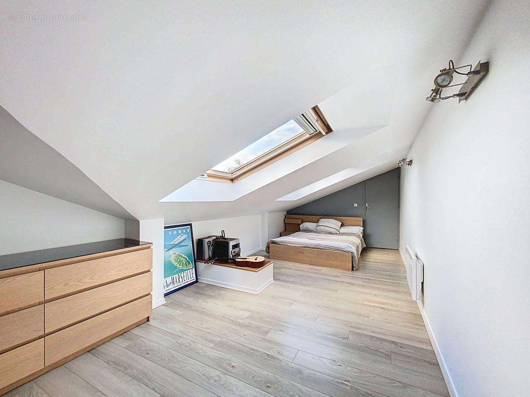 Maison à VOISINS-LE-BRETONNEUX