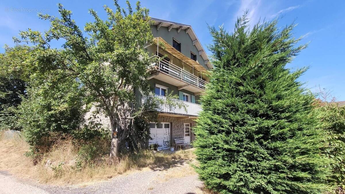 Appartement à SAINT-AGREVE
