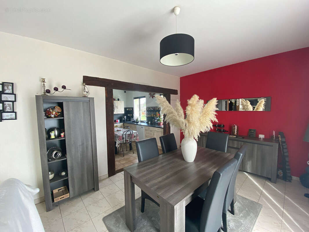 Maison à COURVAUDON