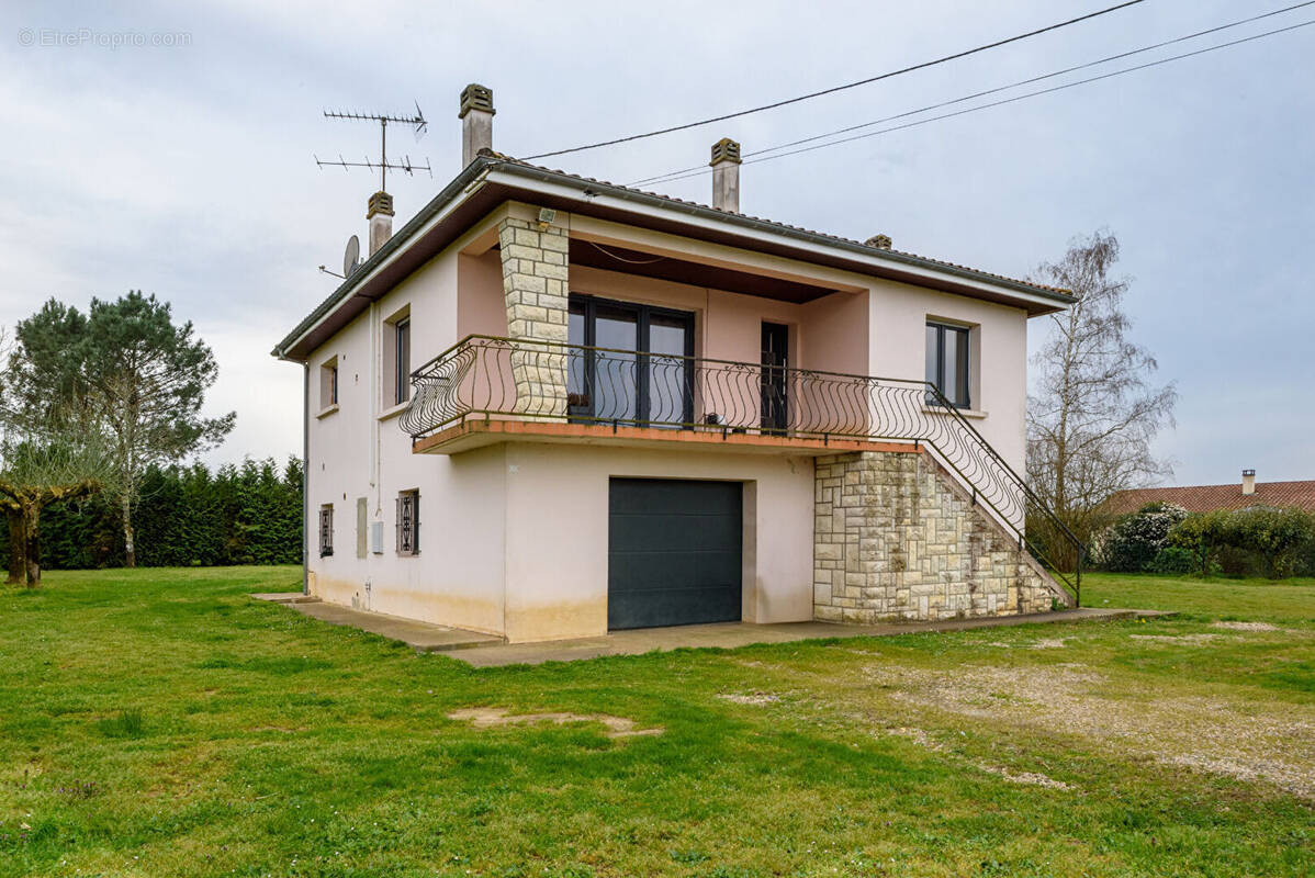 Maison à ROQUEFORT