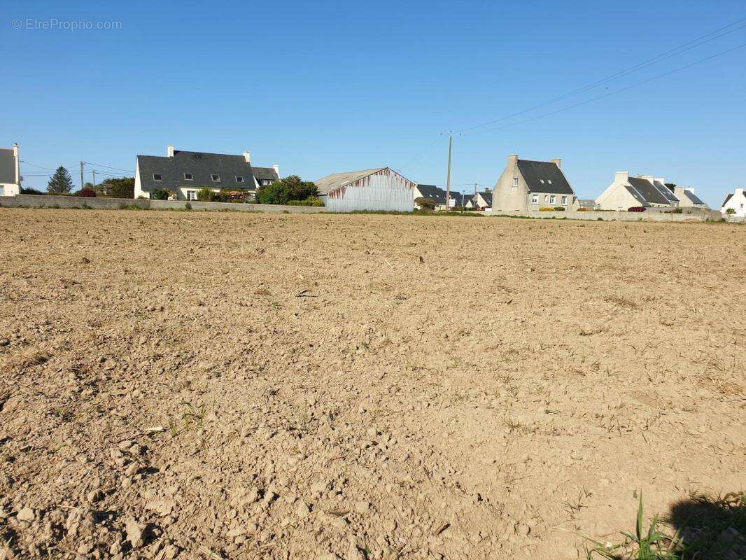 Terrain à LANHOUARNEAU