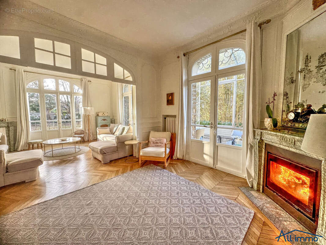 Maison à VILLECRESNES