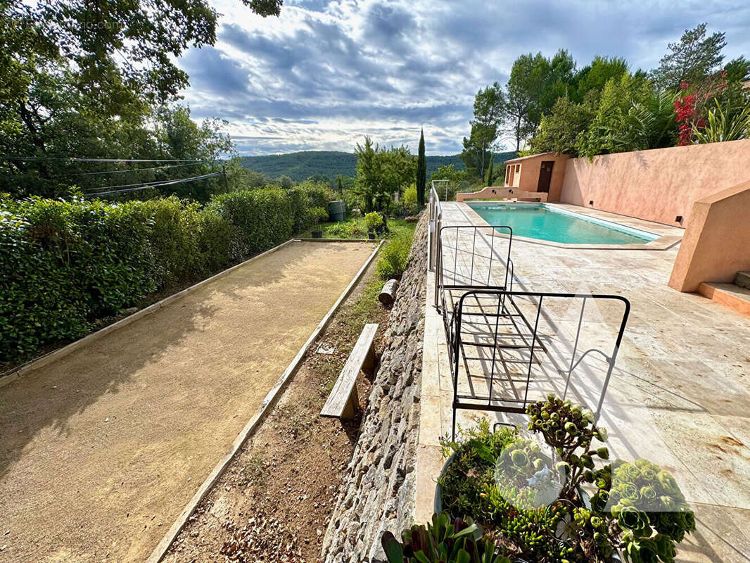 Maison à VILLECROZE