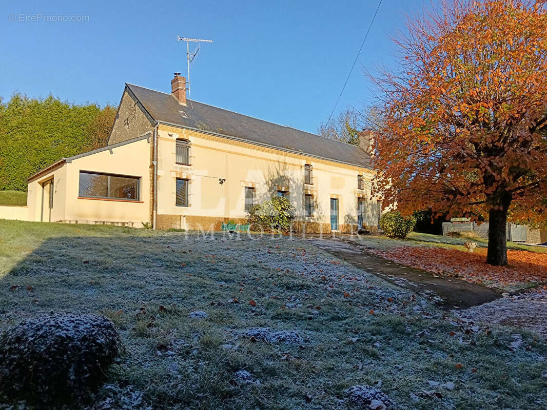 Maison à LE MELE-SUR-SARTHE