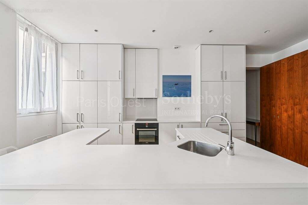 Appartement à PARIS-8E