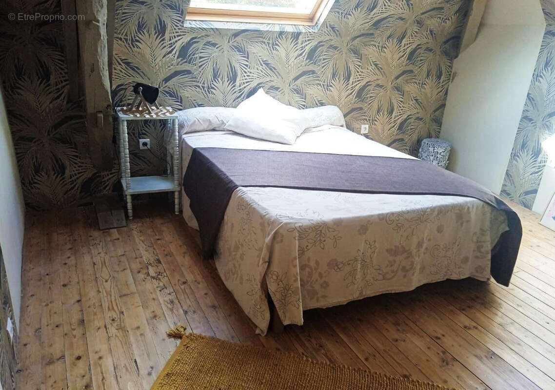 Maison à BELLENAVES