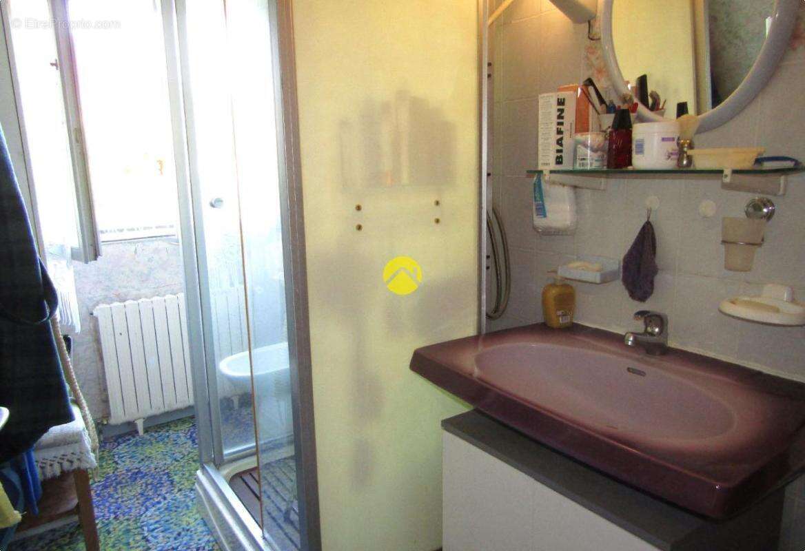 Proche tous commerces - photo 10