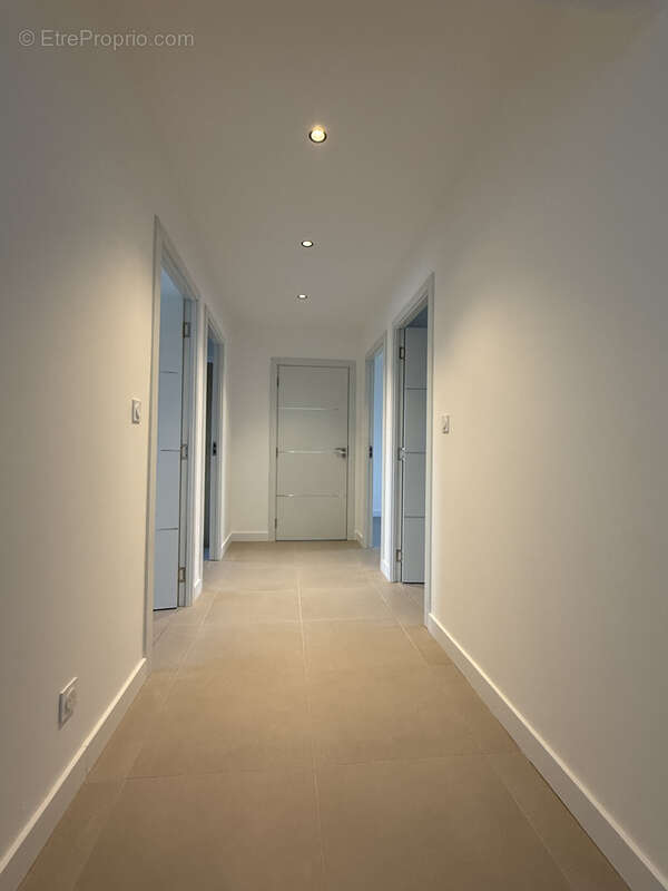 Maison à ESPINASSE-VOZELLE