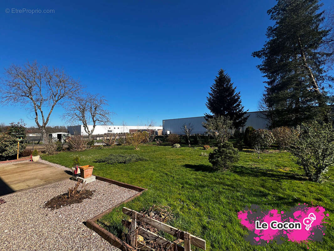 Maison à SAINT-LOUP-SUR-SEMOUSE