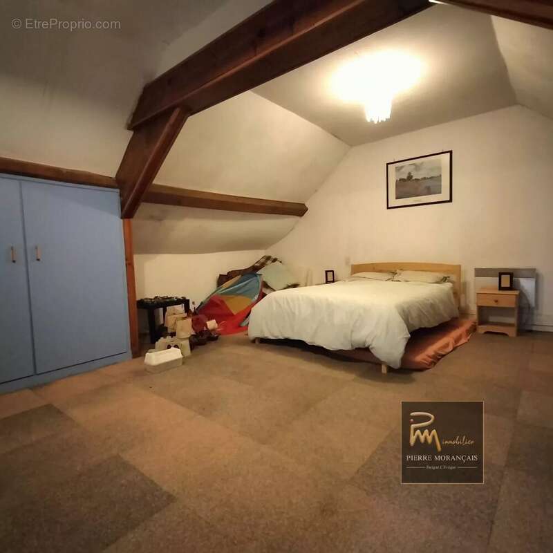 Maison à MONTREUIL-LE-HENRI