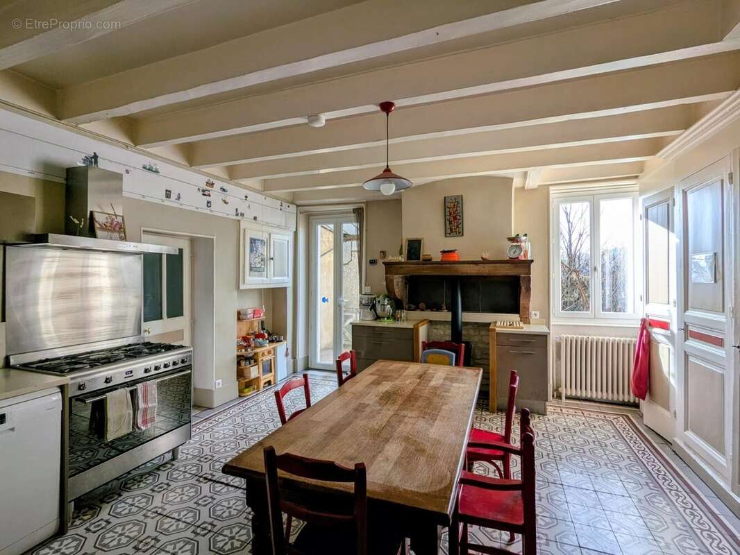 Maison 225 m² à Hurigny  - photo 6