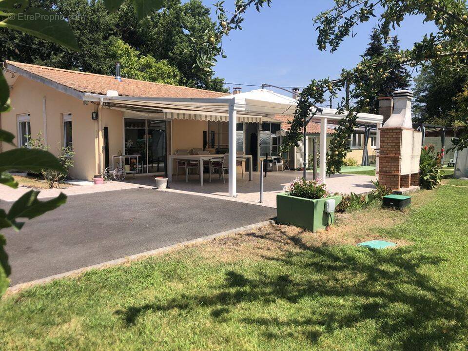 Grande maison avec jardin et garage a vendays-montalivet - photo 1