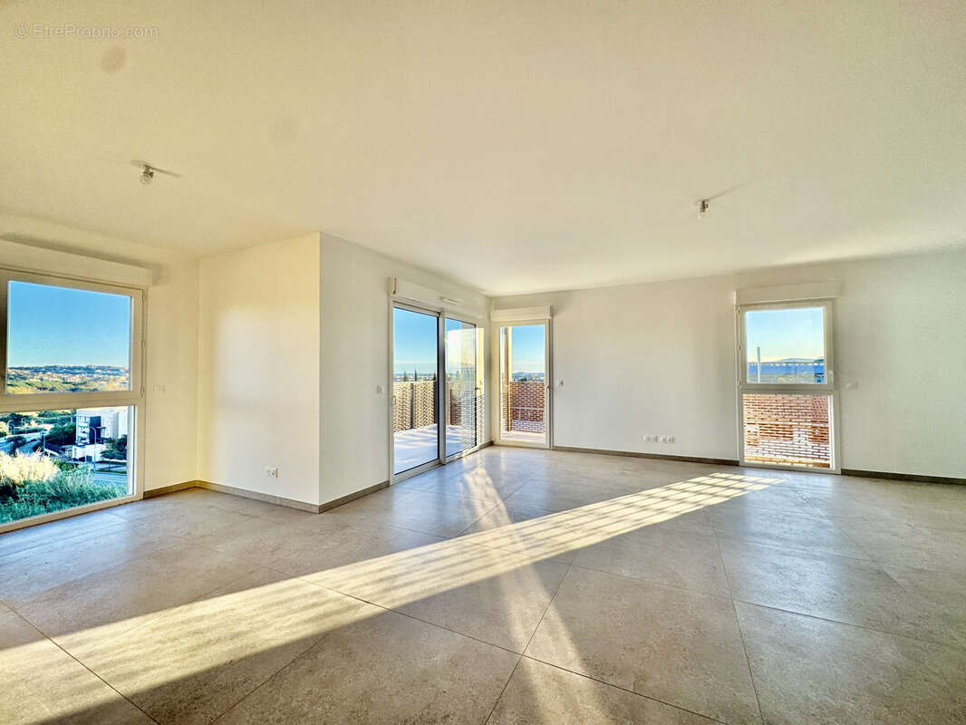 Appartement à FREJUS