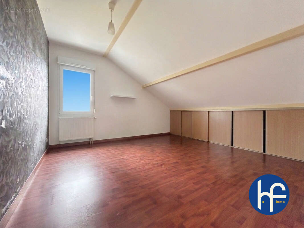Maison individuelle avec garage, terrasse et piscine - photo 9