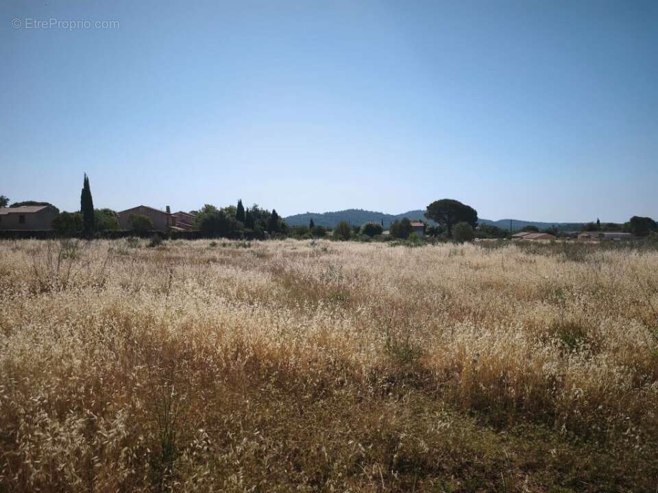 Terrain à CUERS