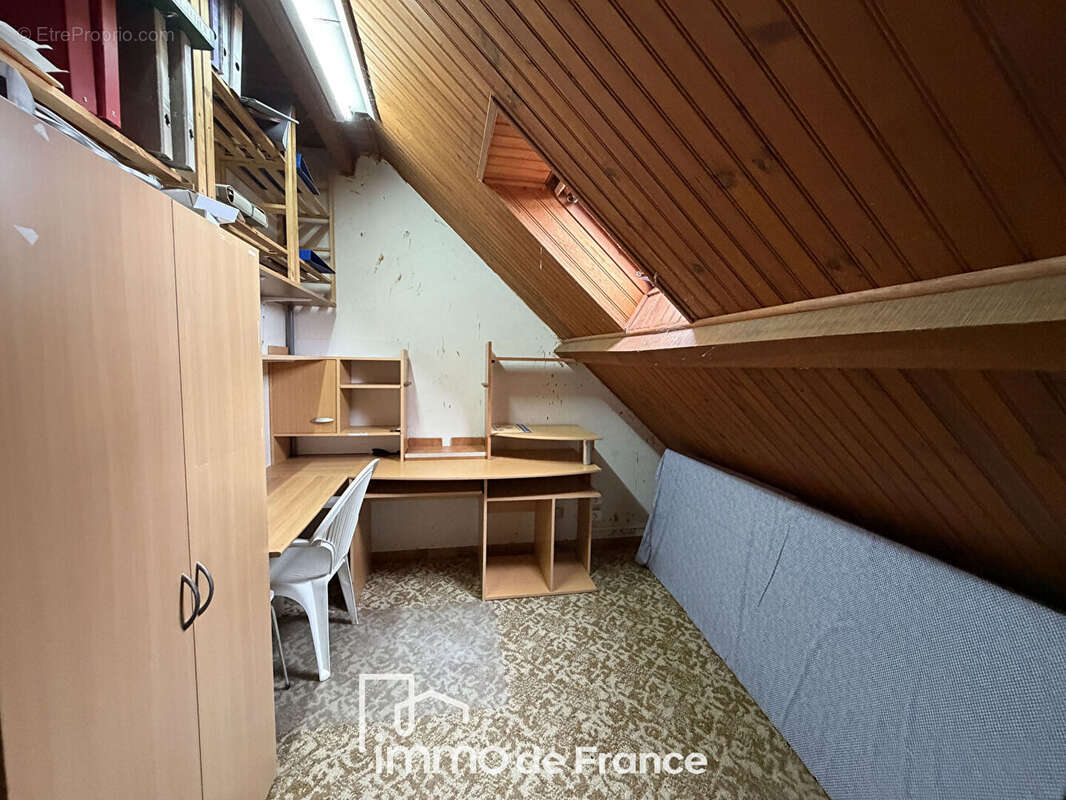 Proche Vallée du LOT- Maison isolée ( 150m2) avec piscine - photo 16
