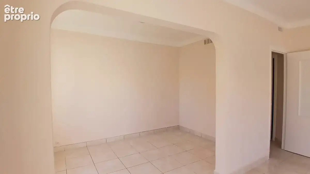 Appartement entièrement rénové à distance à pied de la mer. - photo 5