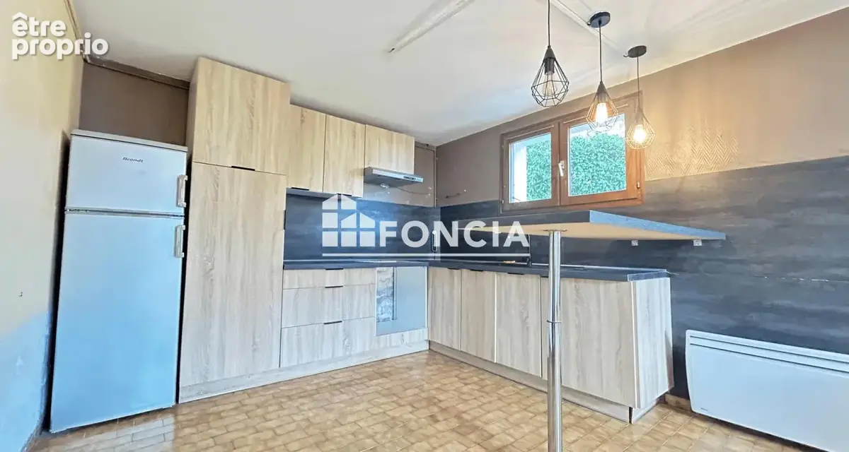 Villa spacieuse avec T2 indépendant, vue dégagée et vaste garage - photo 13