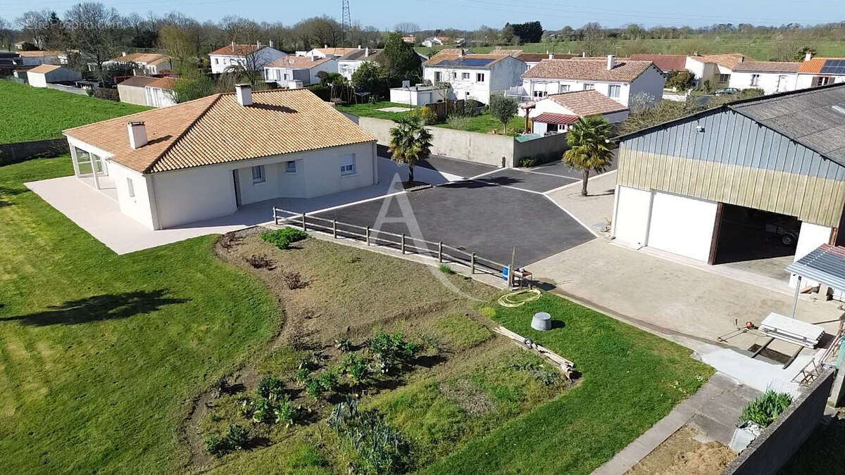 Maison à LA GENETOUZE