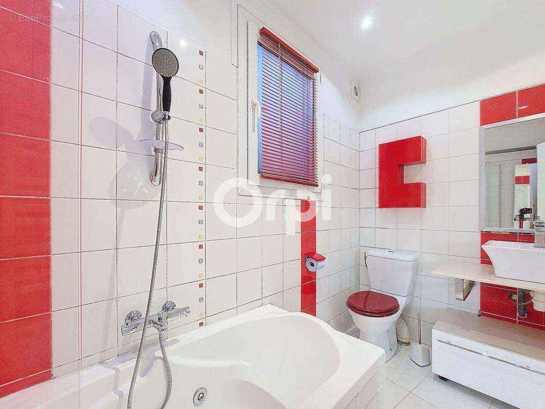 Appartement à VILLENEUVE-LOUBET