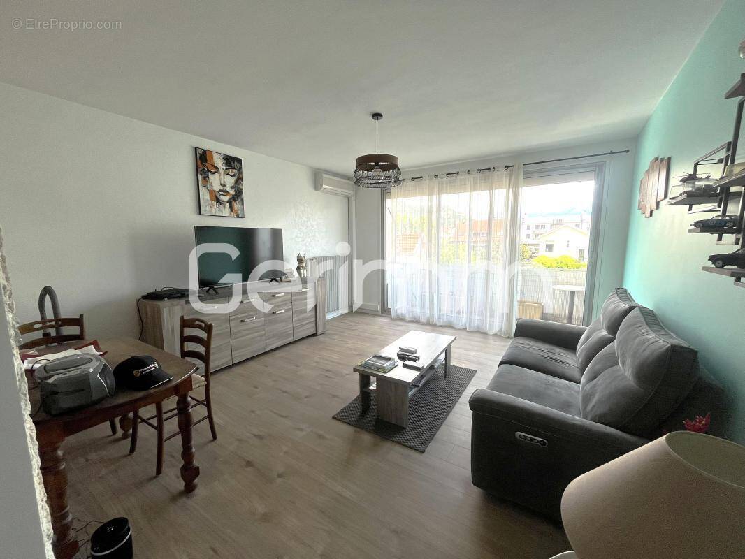 Appartement à FONTAINE