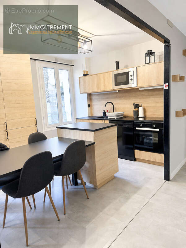 Appartement à SAINT-JUST-SAINT-RAMBERT
