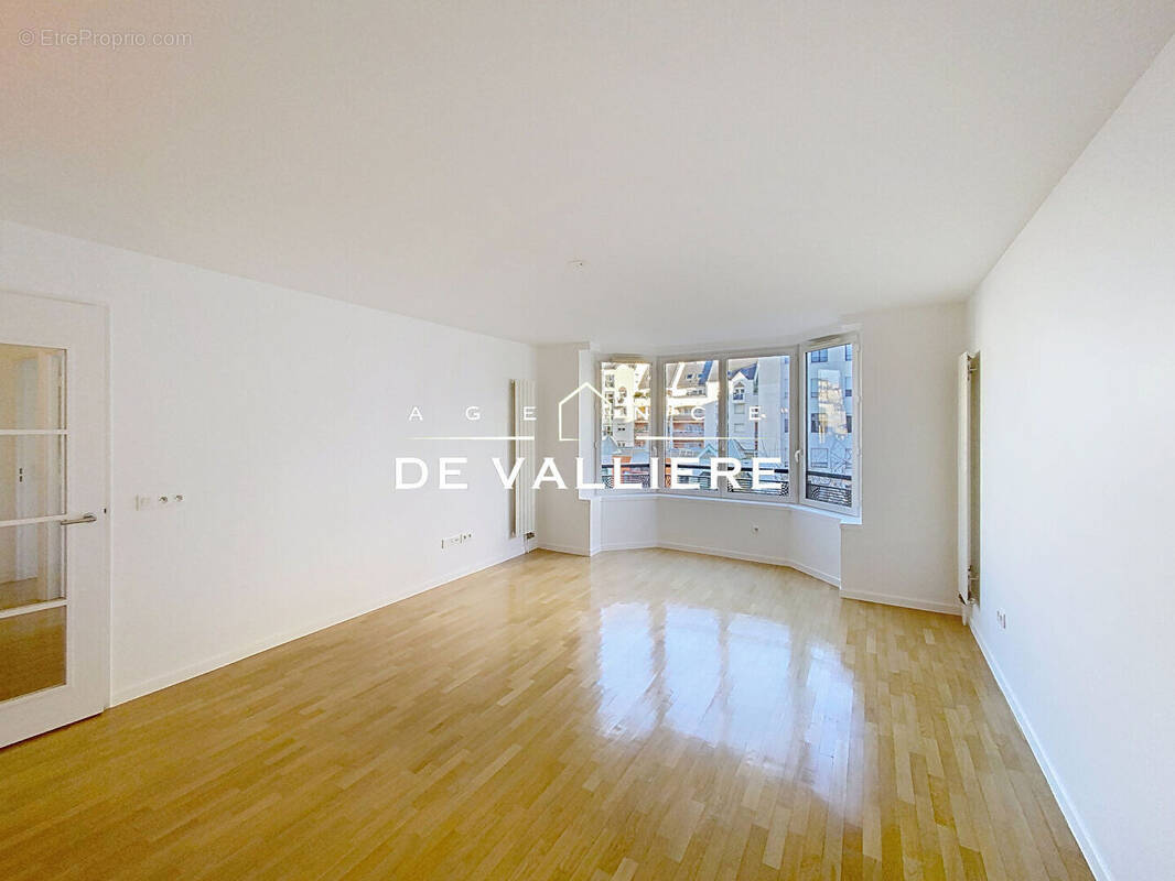 Appartement à SURESNES
