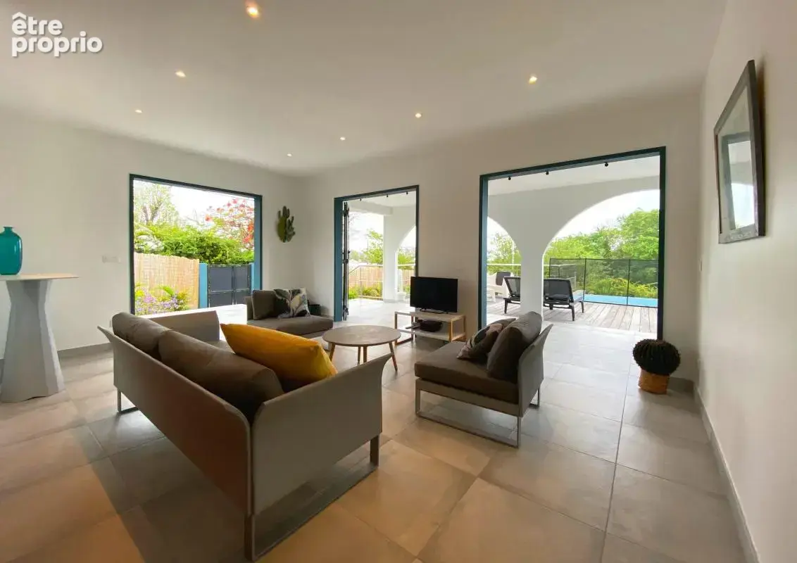 Maison + piscine Le Diamant 4 pièce(s) 184.64 m2 À Vendre - photo 2