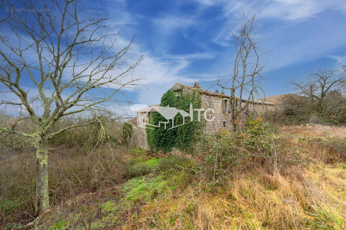 Grange a renover 1497m² de terrain - photo 14