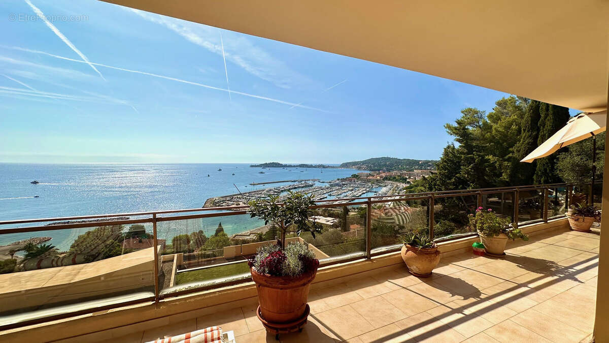 Appartement à BEAULIEU-SUR-MER