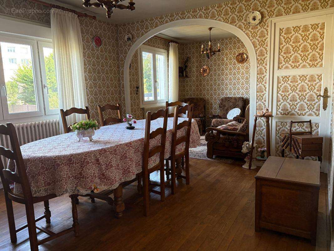 Maison à SABLE-SUR-SARTHE