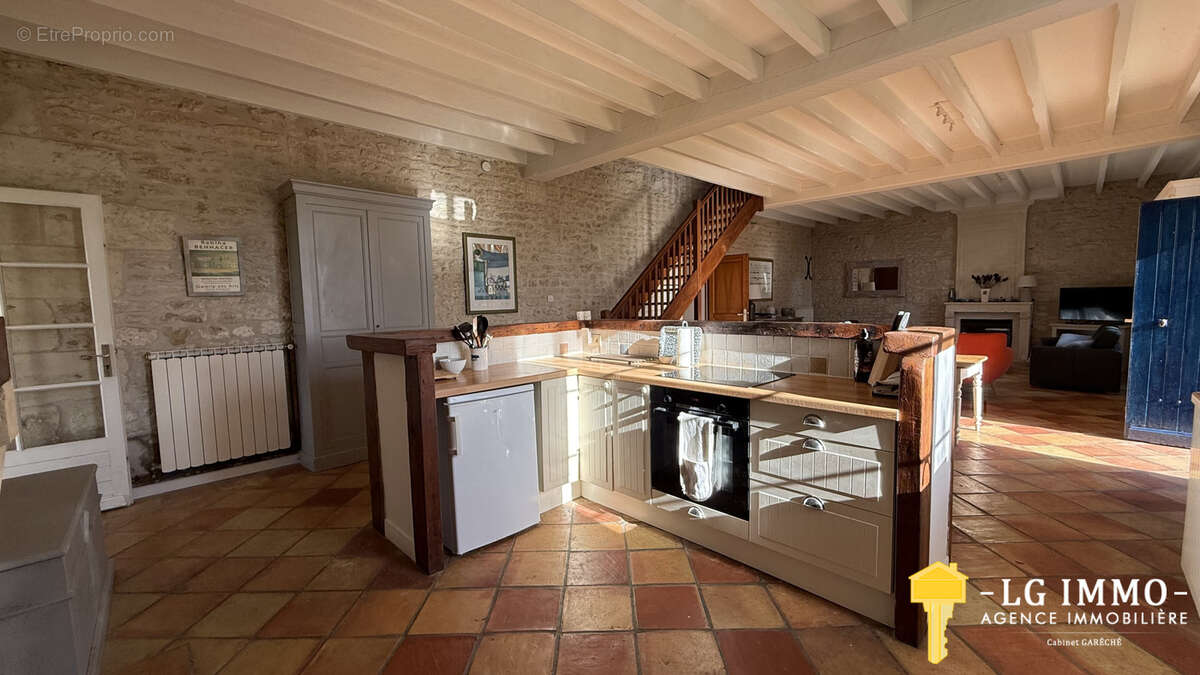 Maison à MORTAGNE-SUR-GIRONDE