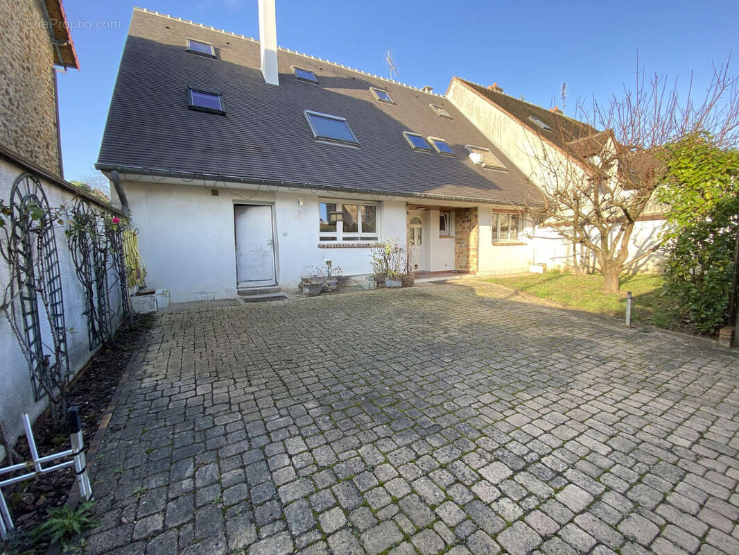 Maison à VILLENEUVE-LE-ROI