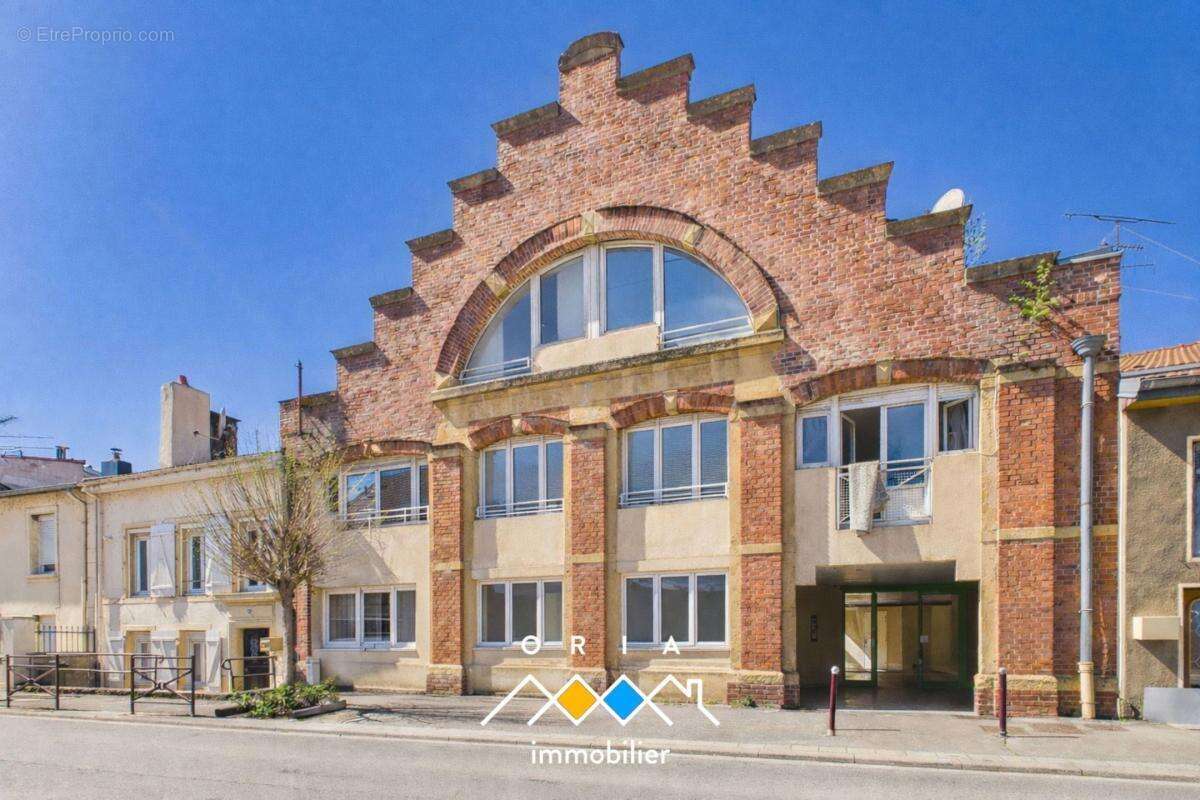 Appartement à JOUY-AUX-ARCHES