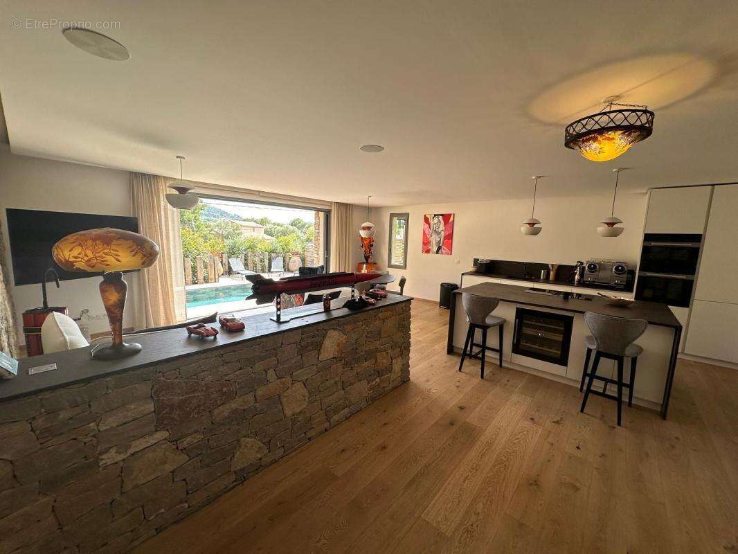 Maison à LA CADIERE-D&#039;AZUR