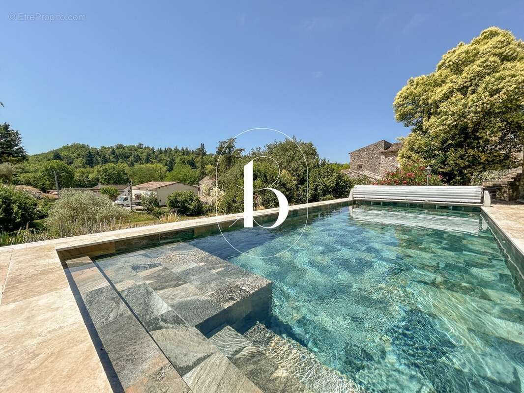 Maison à BARJAC