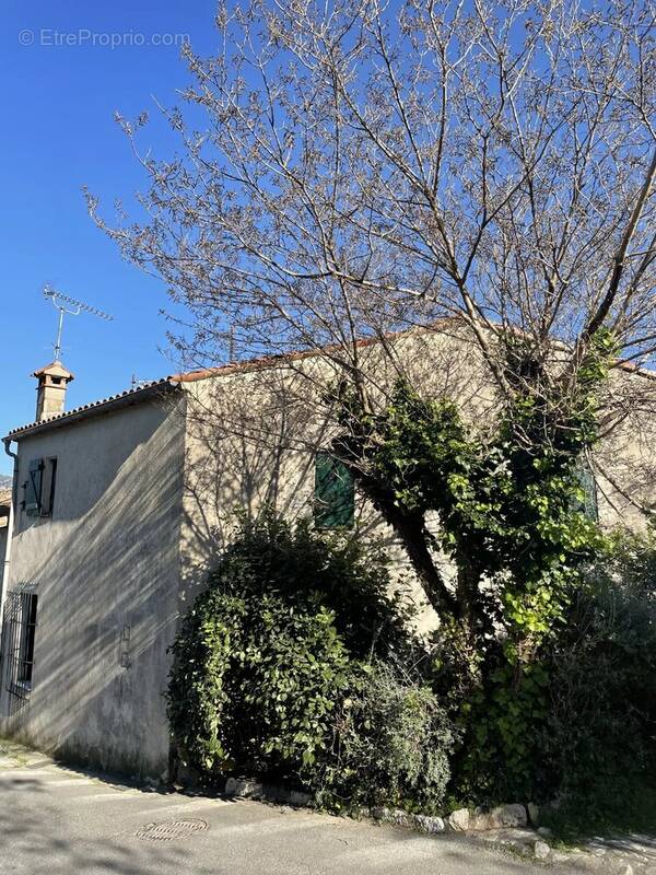 Maison à CARROS