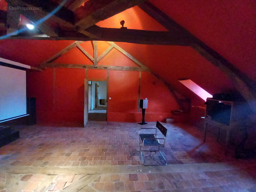 Maison à MONTIGNY-SUR-CANNE