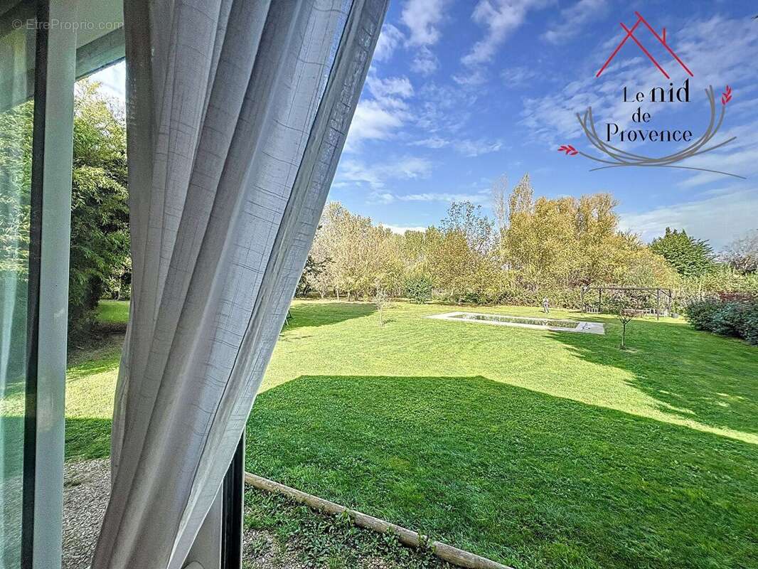 Magnifique Villa de 180 m2 avec piscine au coeur d'un parc arboré - photo 6